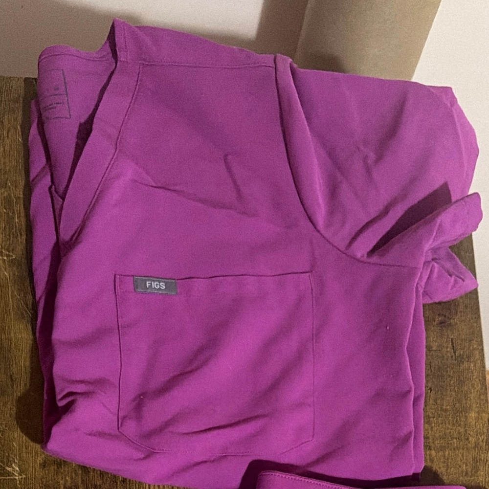 FIGS Women's Magenta Scub Top